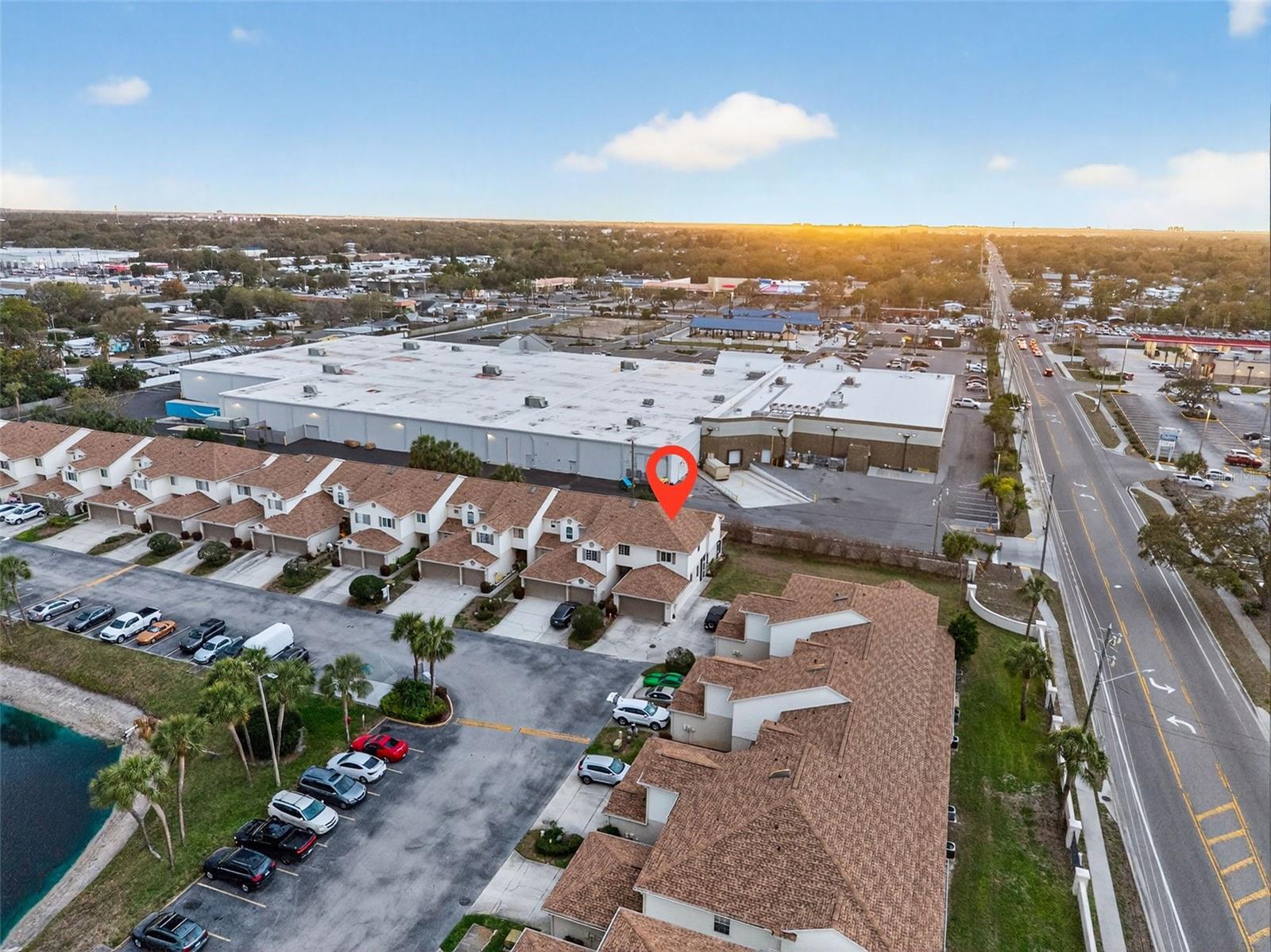 Listing photo id 35 for 6400 46th Avenue N 20