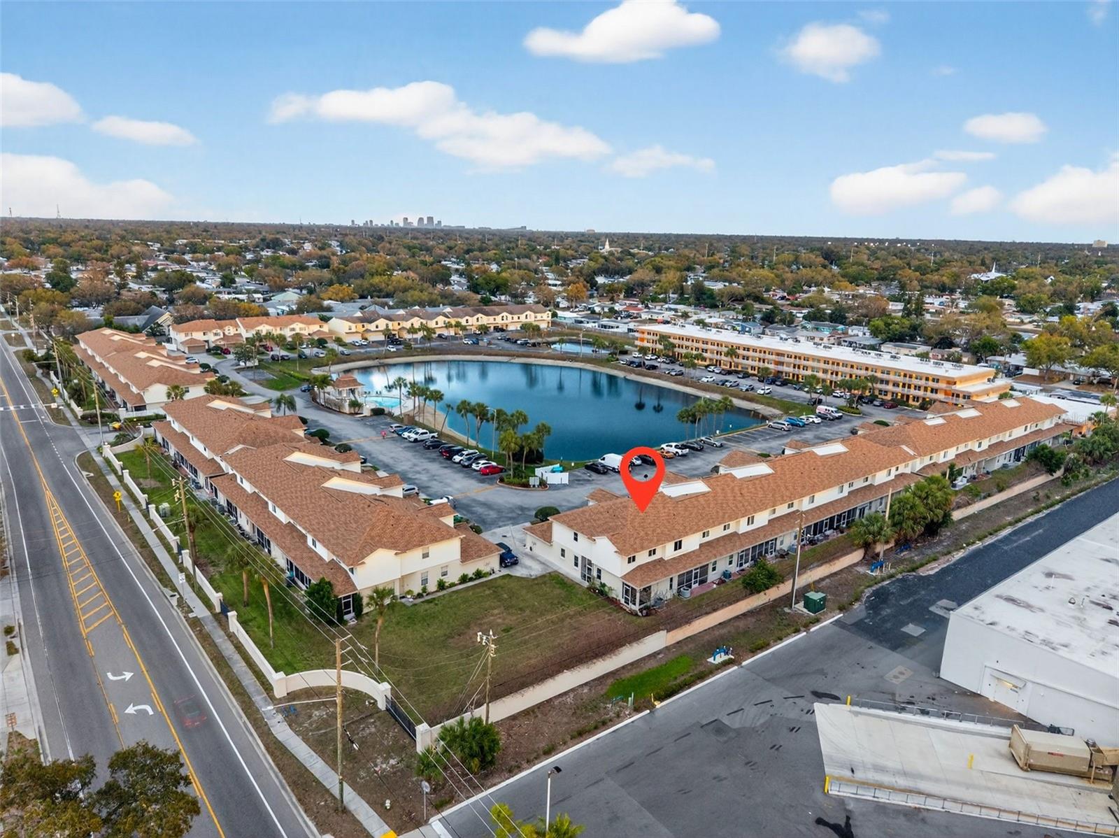 Listing photo id 36 for 6400 46th Avenue N 20