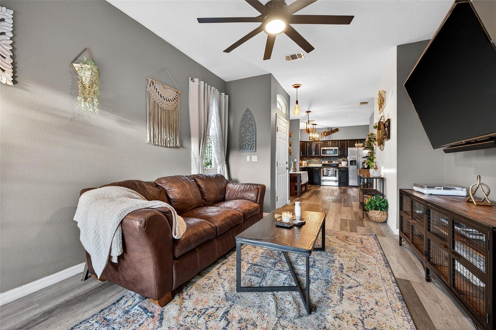 Listing photo id 6 for 6400 46th Avenue N 20