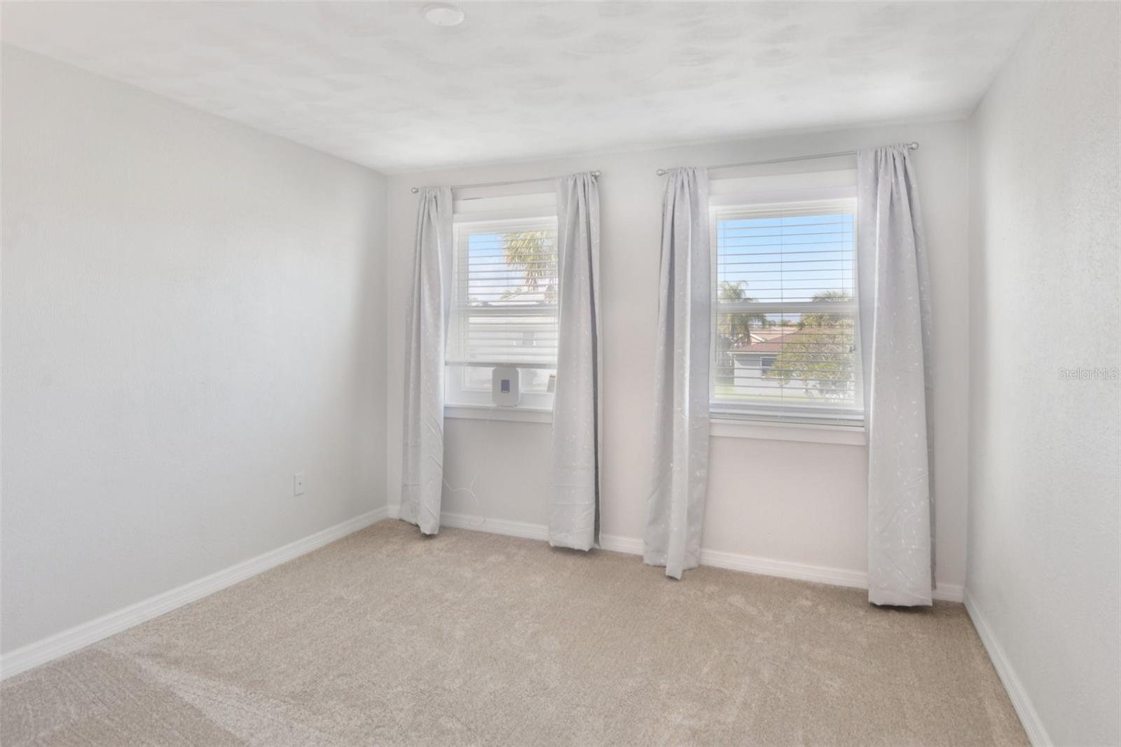 Image 22 of 35 For 3855 Topsail Trail