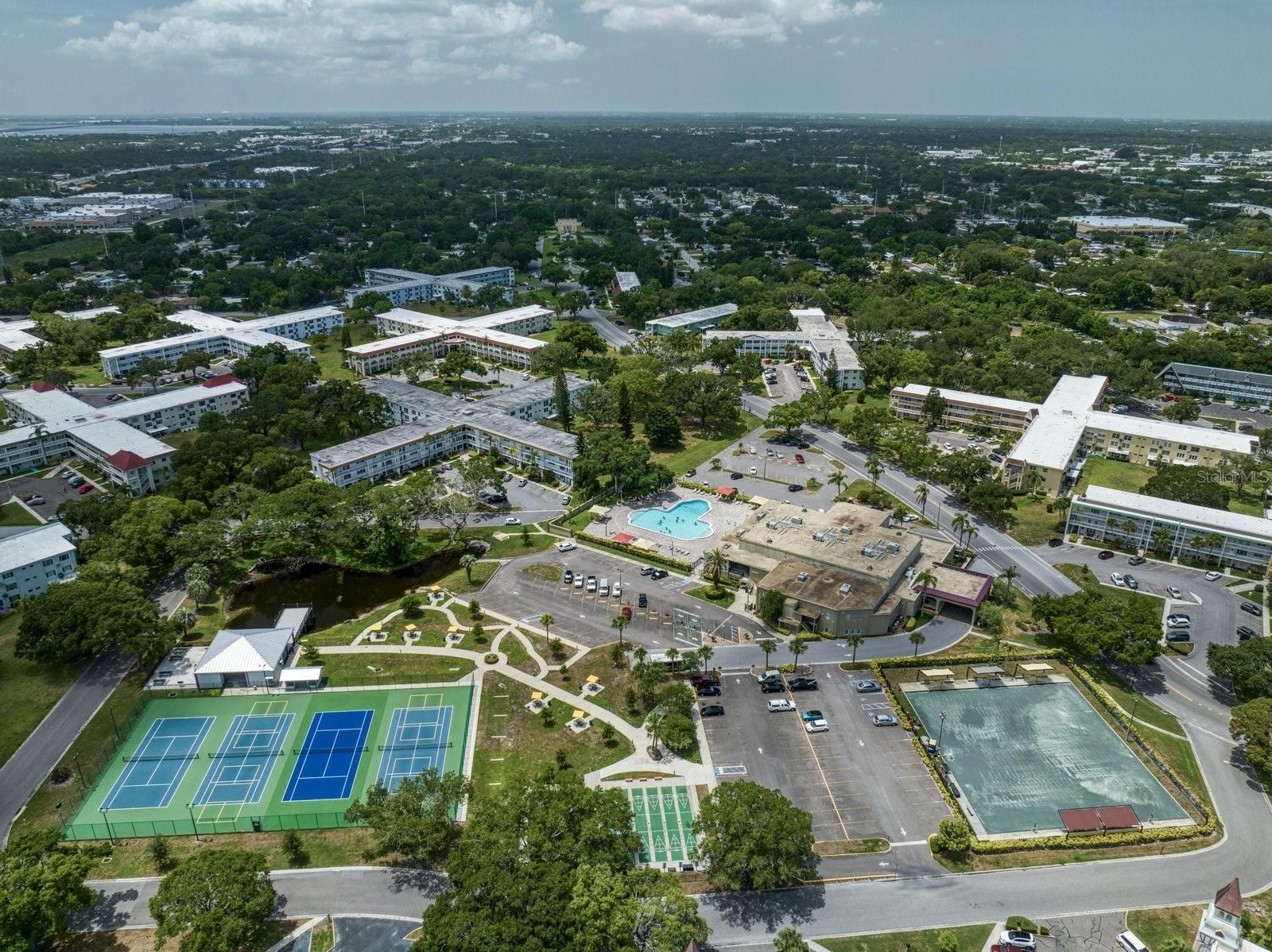 Image 22 of 35 For 2170 Americus Boulevard S 4