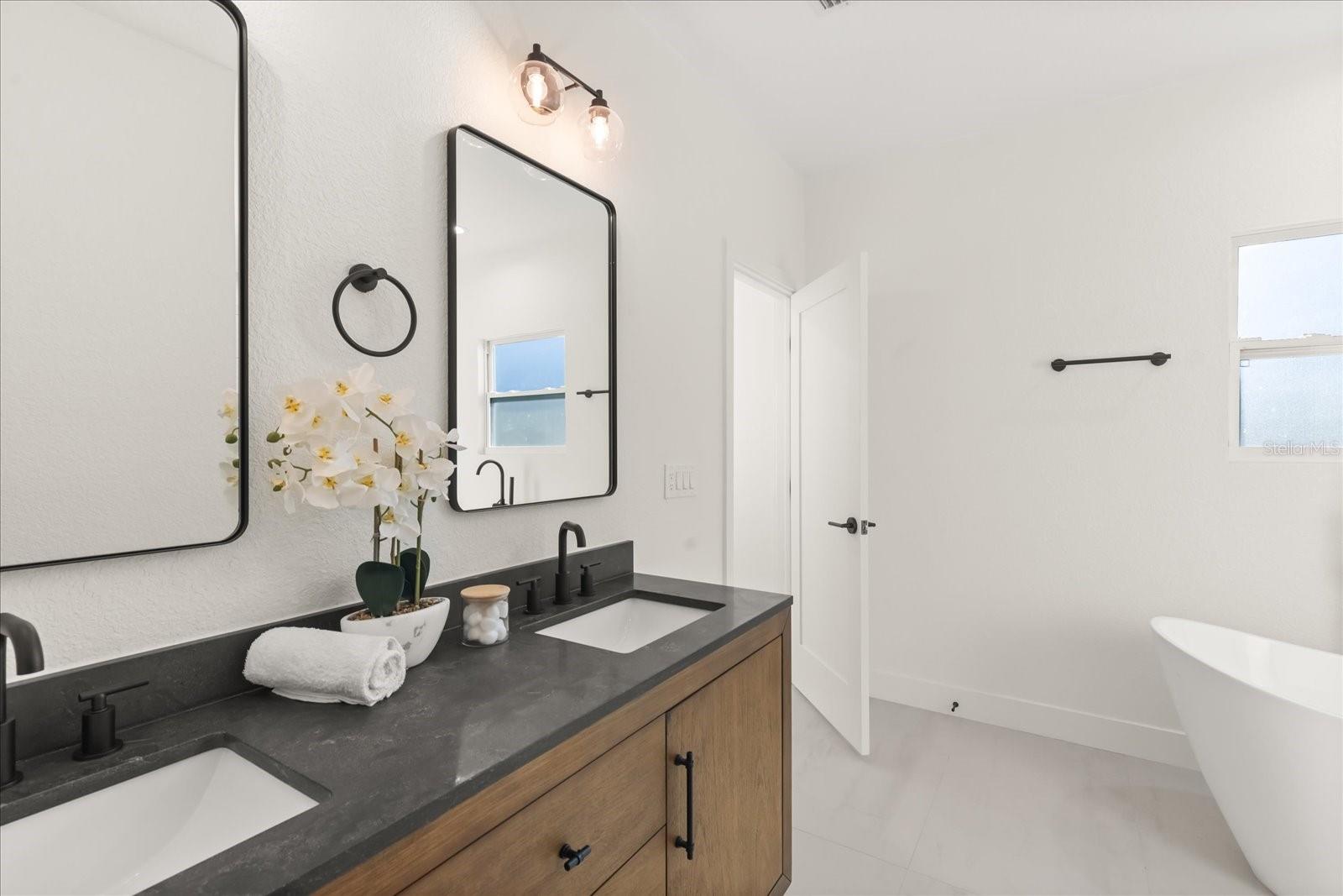 Image 24 of 40 For 2350 2nd Avenue N