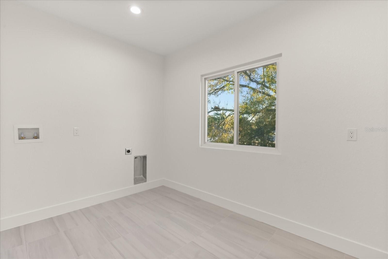 Image 33 of 40 For 2350 2nd Avenue N