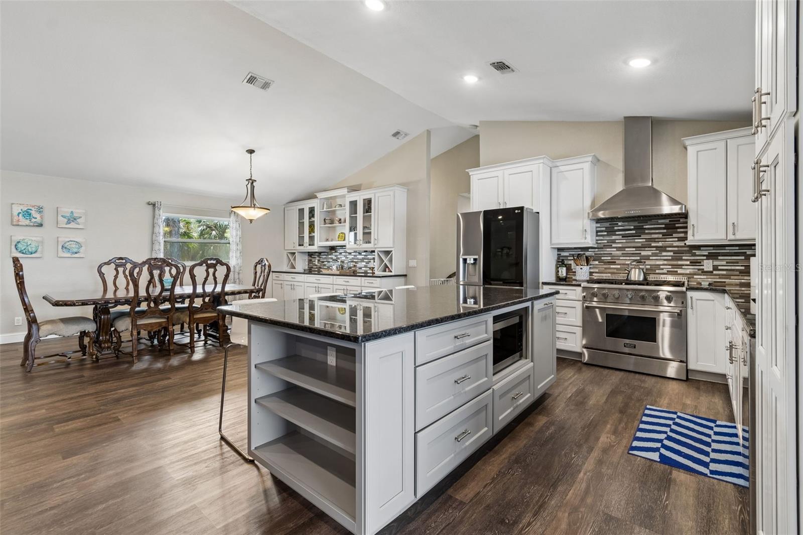 Image 10 of 67 For 9901 Bay Drive