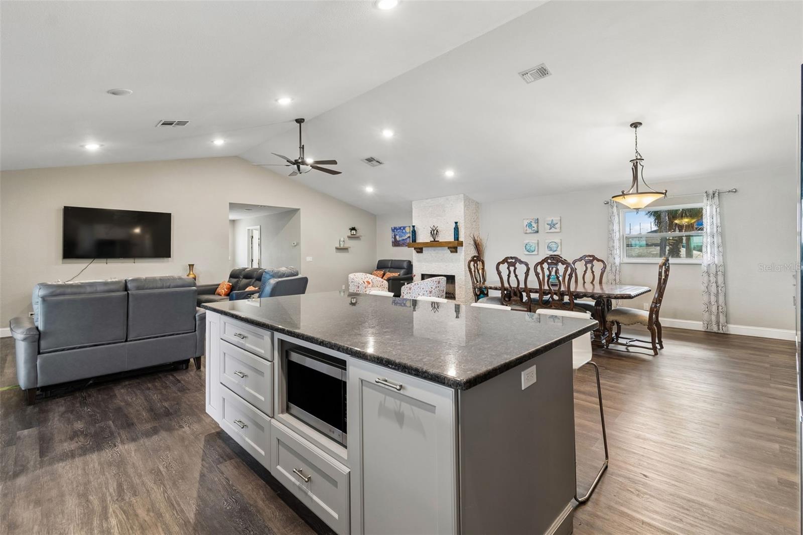 Image 11 of 67 For 9901 Bay Drive