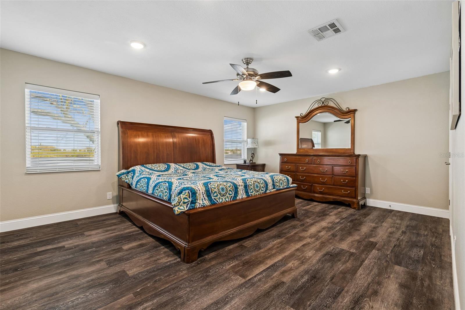 Image 16 of 67 For 9901 Bay Drive