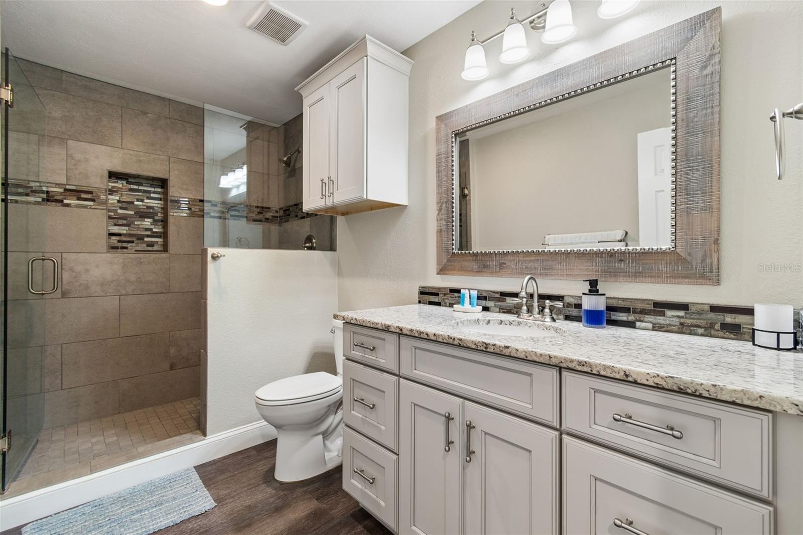 Image 26 of 67 For 9901 Bay Drive