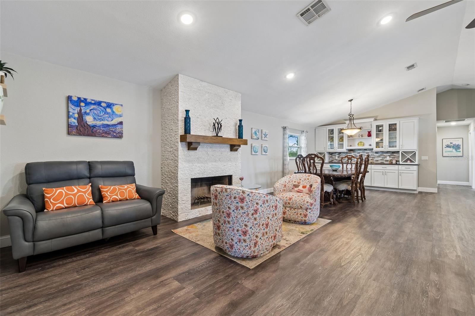 Image 5 of 67 For 9901 Bay Drive