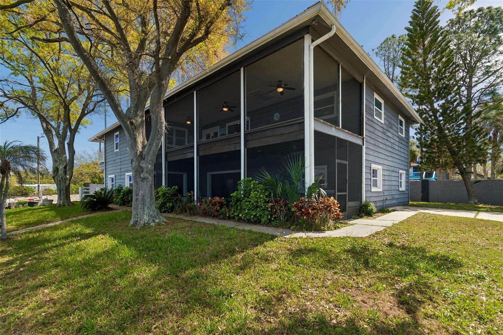 Image 54 of 67 For 9901 Bay Drive