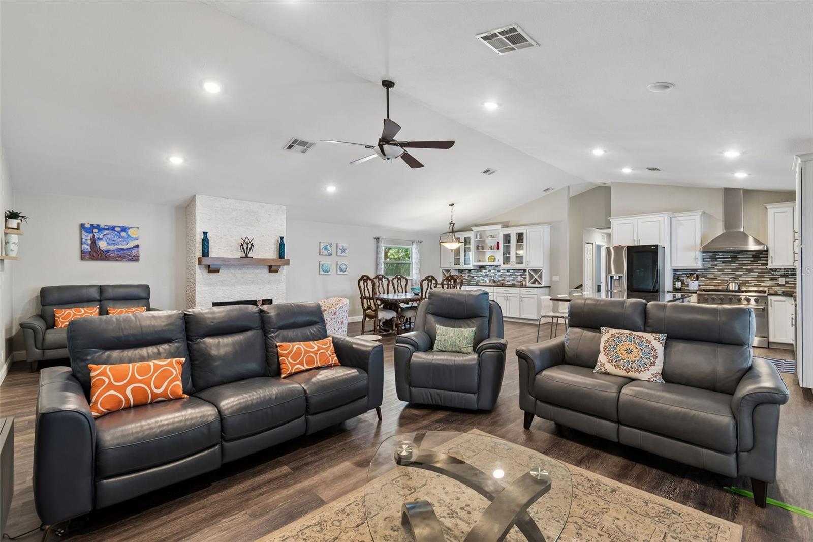 Image 6 of 67 For 9901 Bay Drive