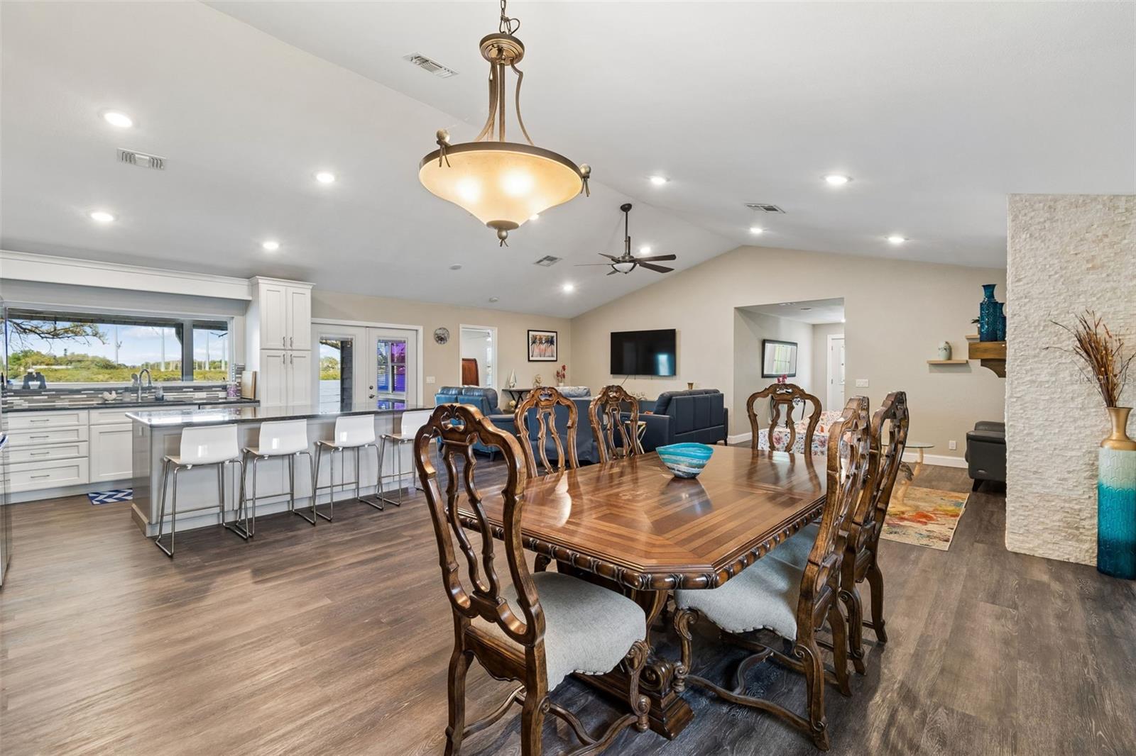 Image 8 of 67 For 9901 Bay Drive