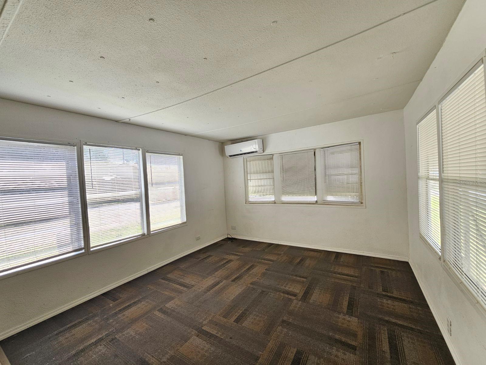 Image 4 of 11 For 503 Longfellow Boulevard 5