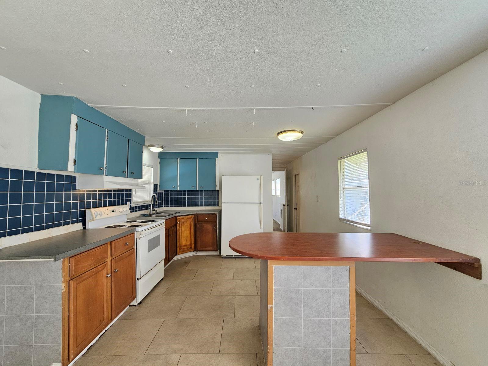 Image 6 of 11 For 503 Longfellow Boulevard 5