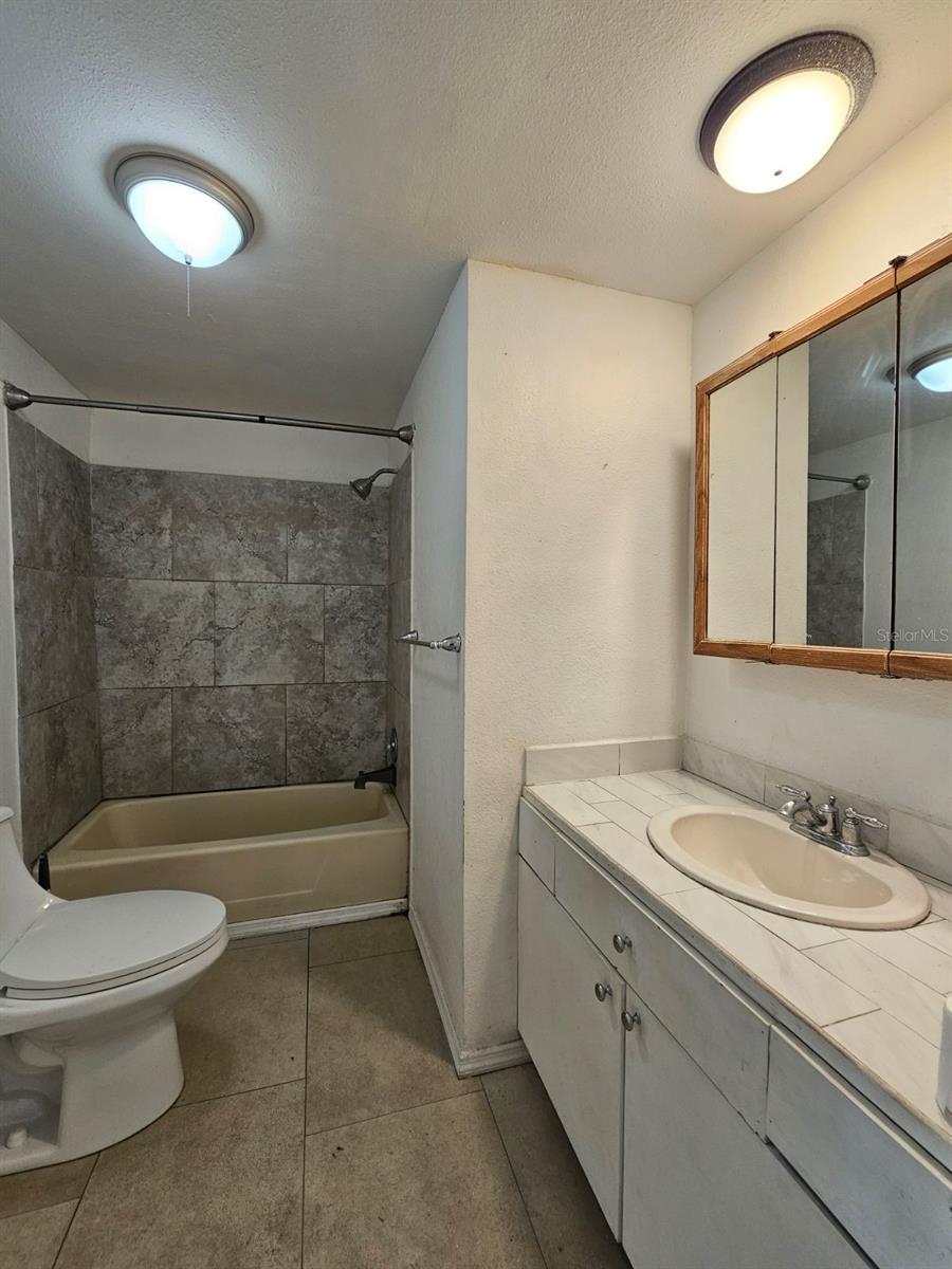 Image 8 of 11 For 503 Longfellow Boulevard 5