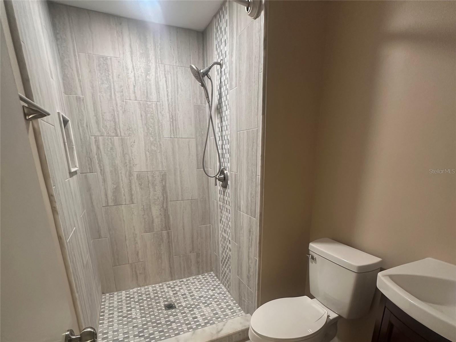 Image 6 of 16 For 1960 Union Street 22