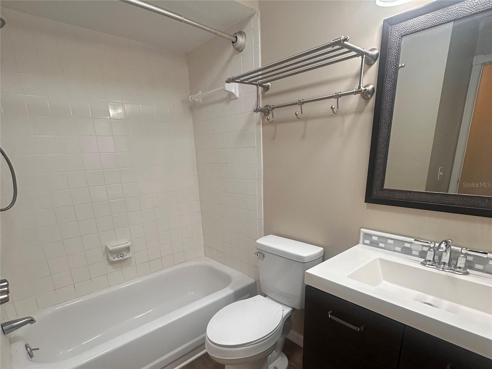 Image 8 of 16 For 1960 Union Street 22