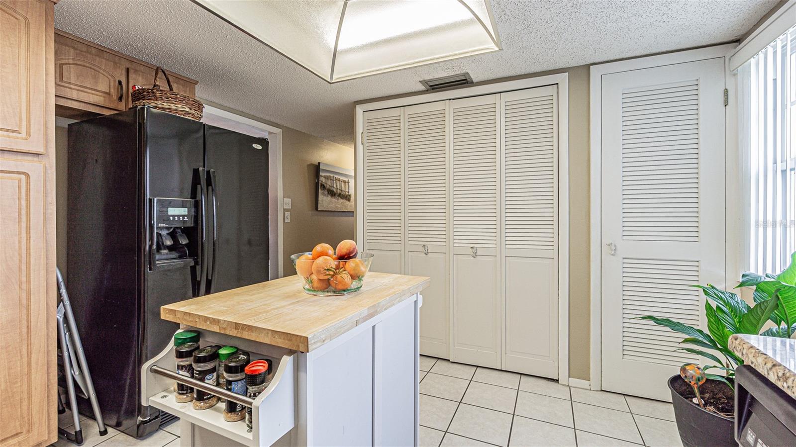 Image 12 of 35 For 7 Elgin Place 301