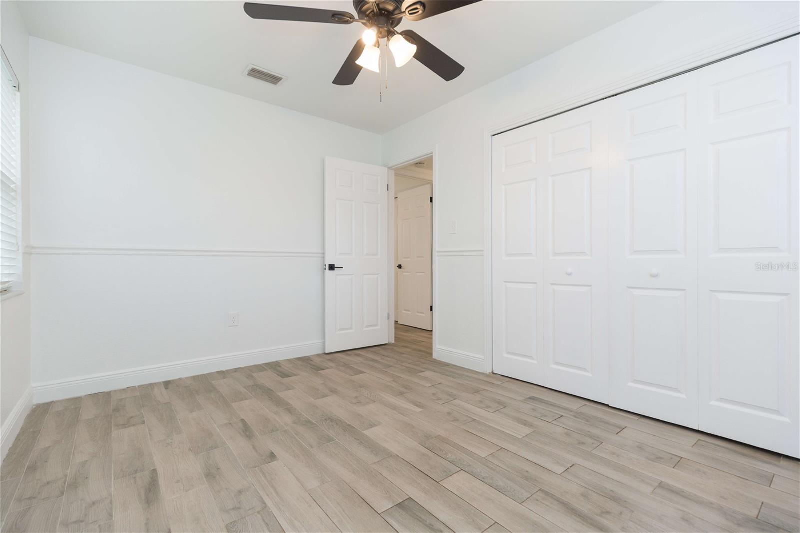 Image 10 of 20 For 11729 Edison Avenue