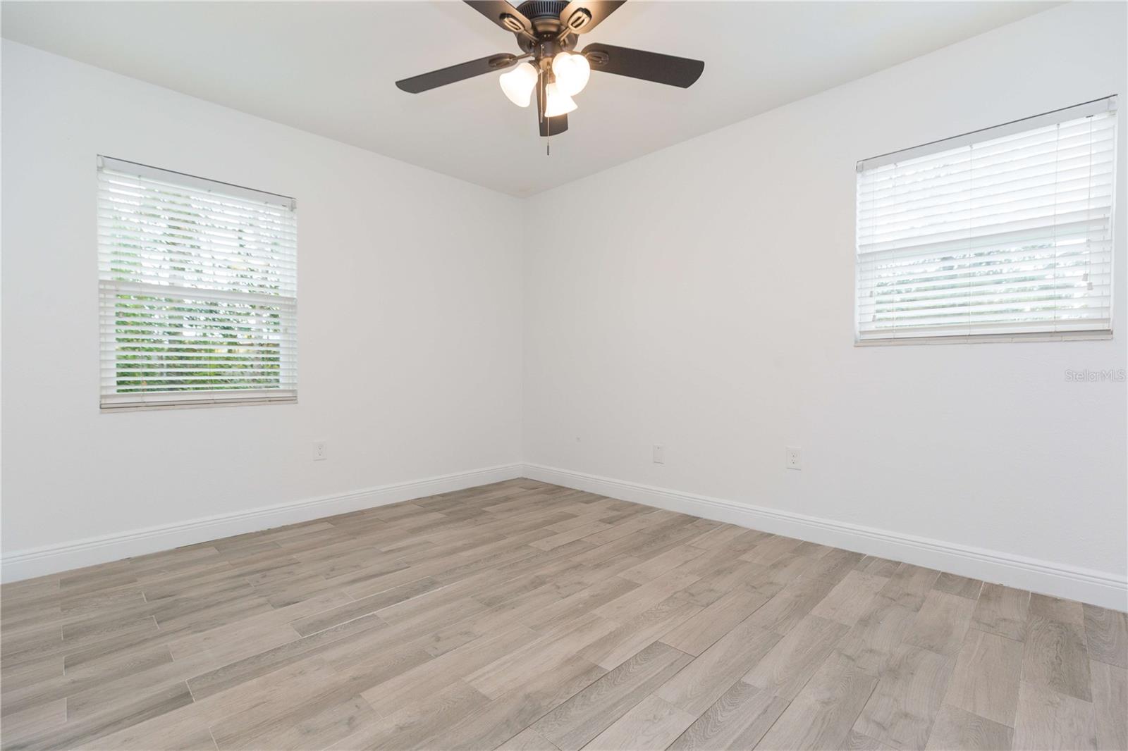 Image 11 of 20 For 11729 Edison Avenue