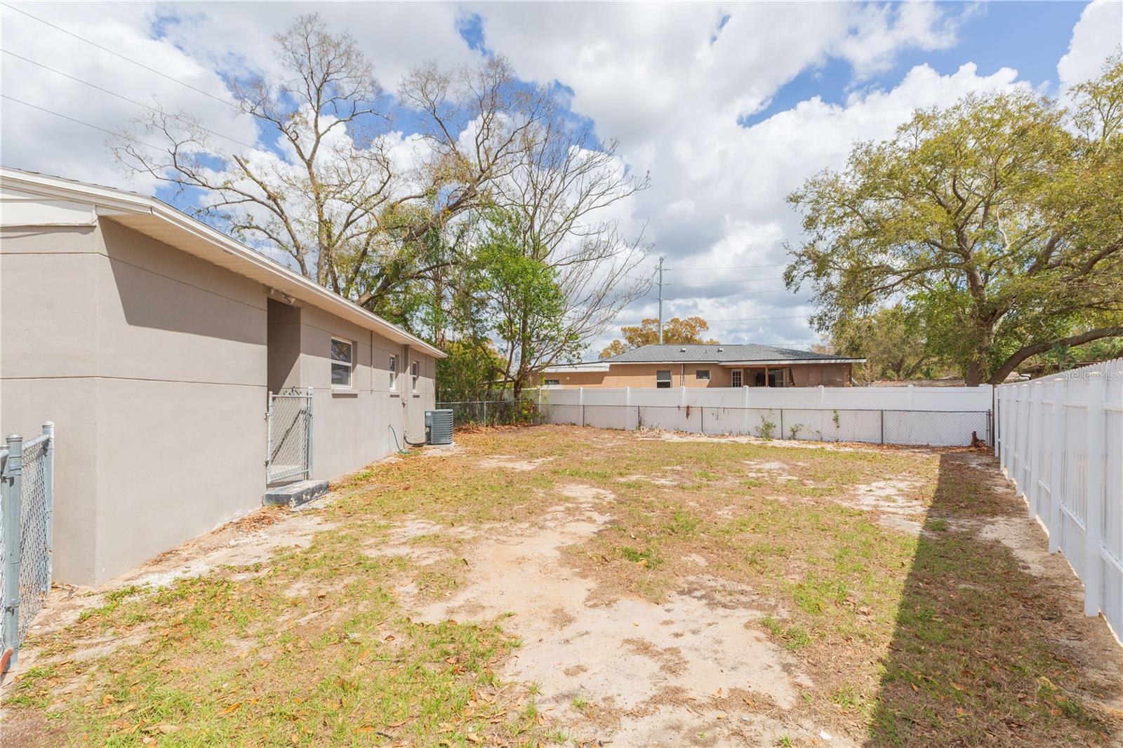 Image 18 of 20 For 11729 Edison Avenue