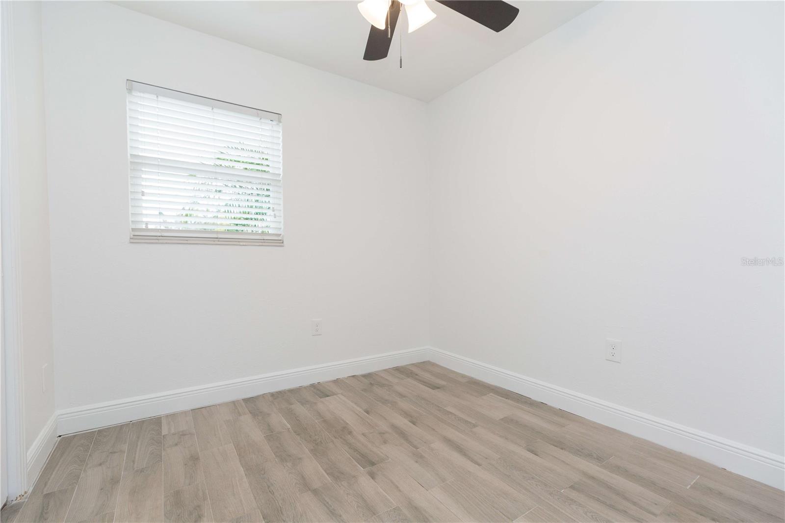 Image 7 of 20 For 11729 Edison Avenue