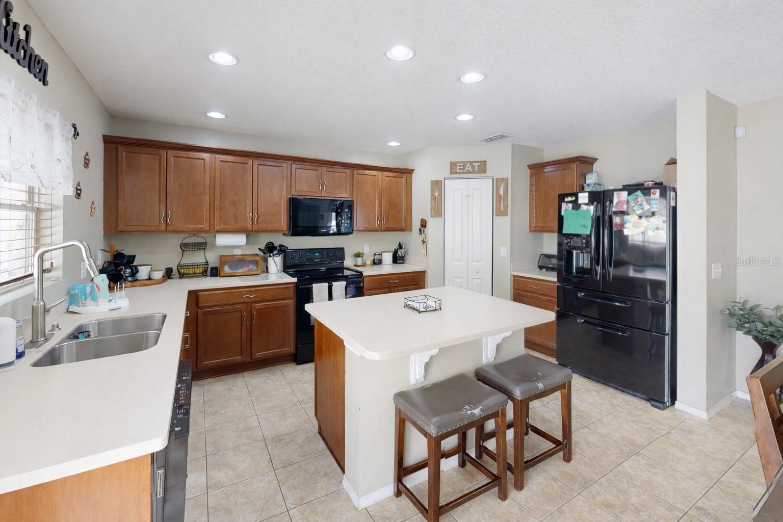 Image 6 of 17 For 4354 Fieldview Circle