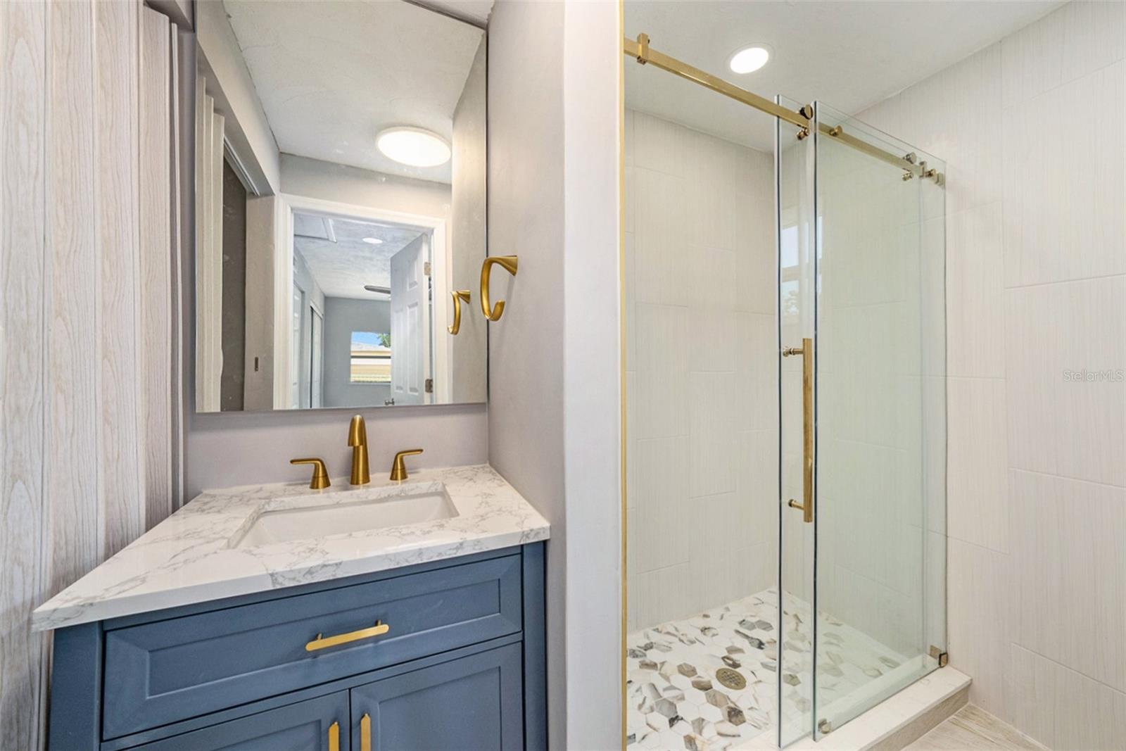 Image 17 of 25 For 4744 Guardian Ave