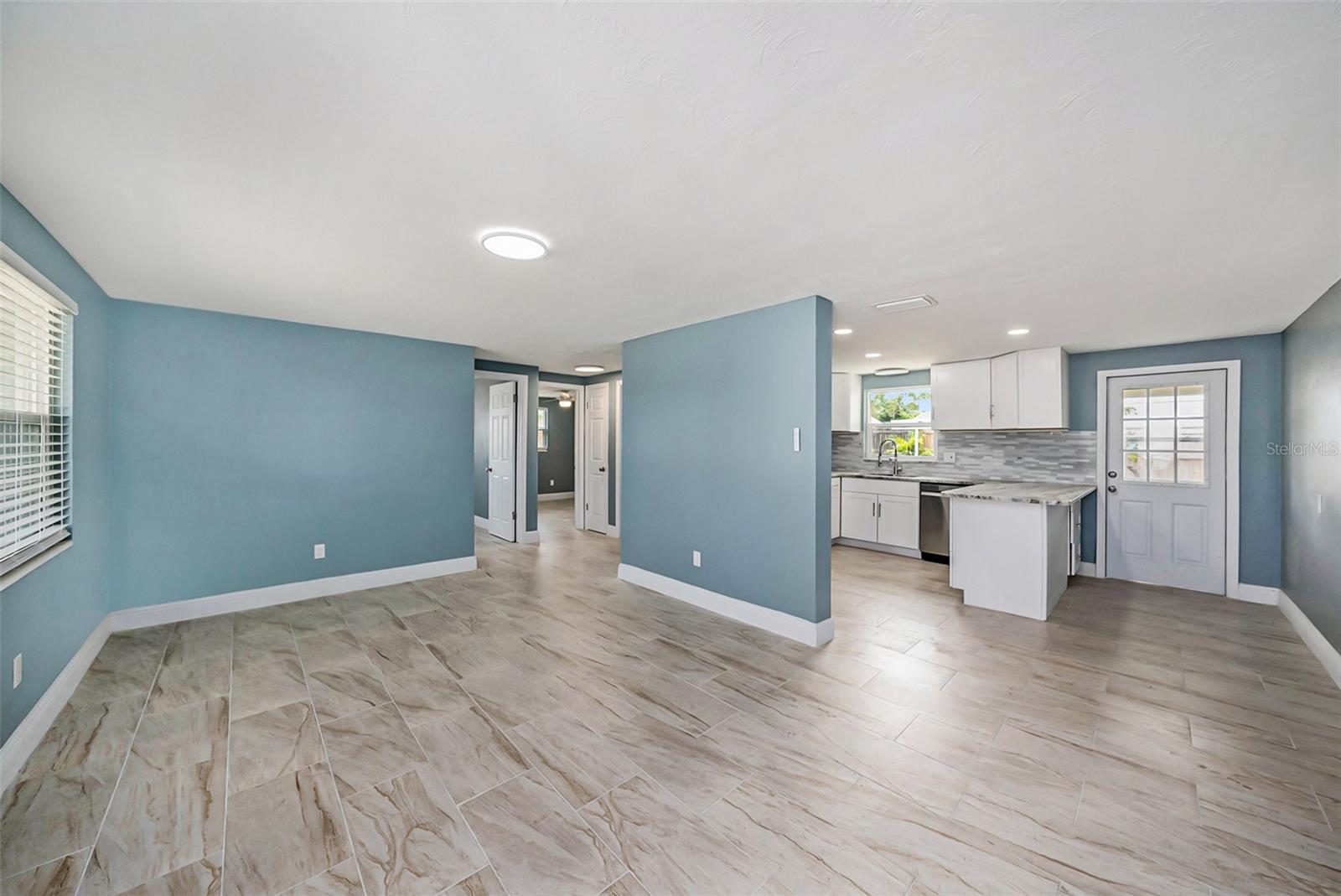 Image 5 of 25 For 4744 Guardian Ave