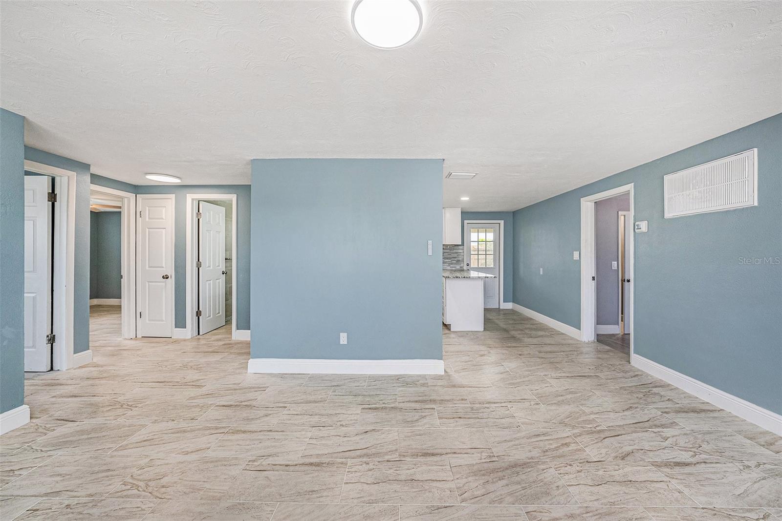 Image 7 of 25 For 4744 Guardian Ave