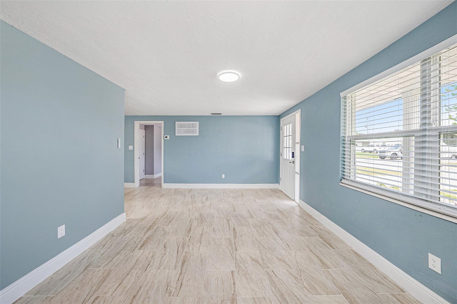 Image 9 of 25 For 4744 Guardian Ave