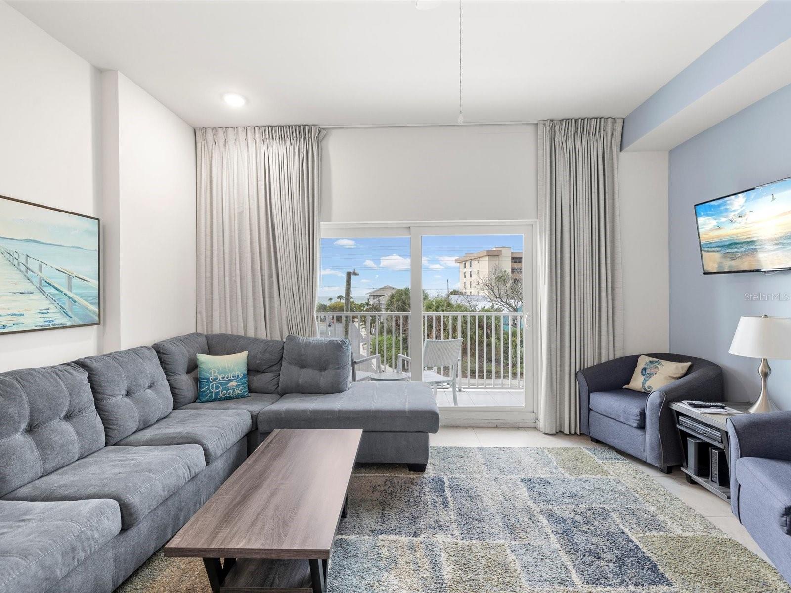 Image 11 of 61 For 13101 Gulf Boulevard 1304