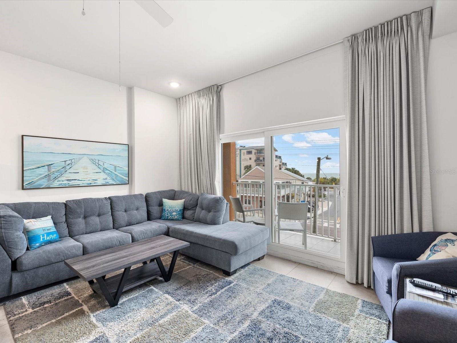 Image 12 of 61 For 13101 Gulf Boulevard 1304