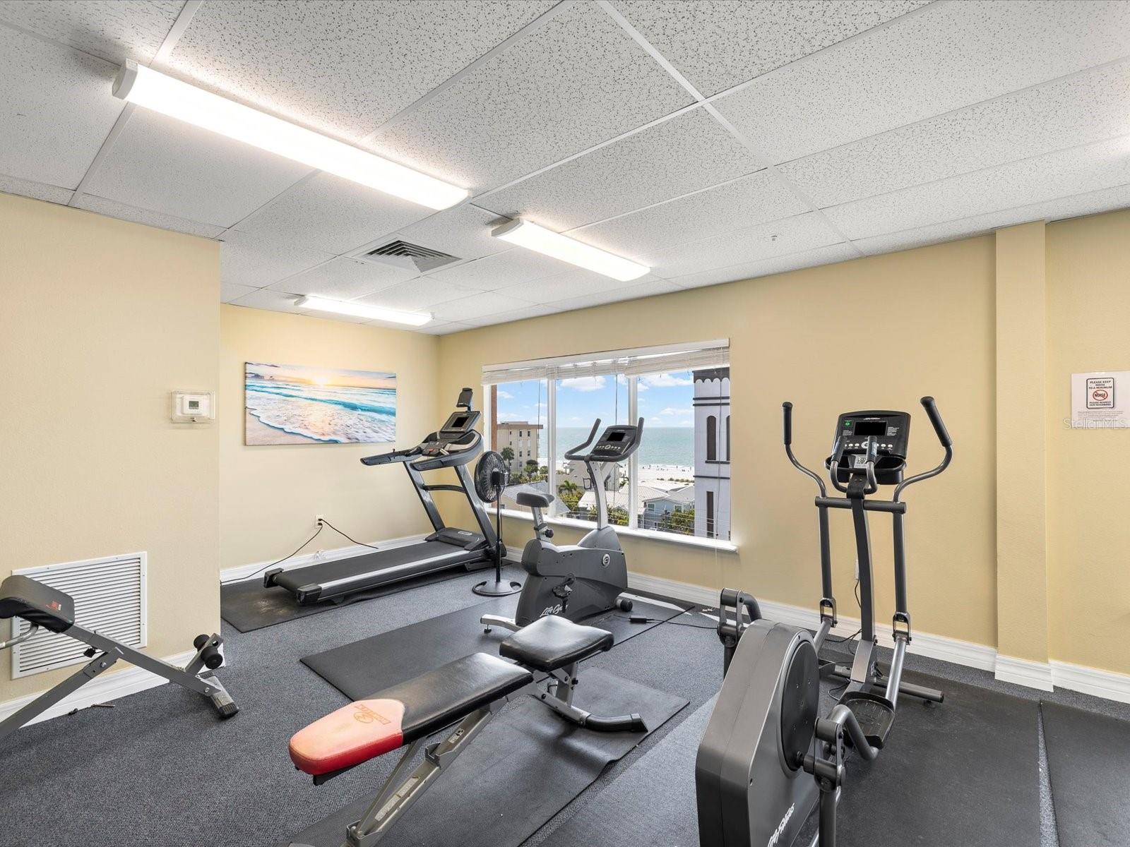 Image 33 of 61 For 13101 Gulf Boulevard 1304