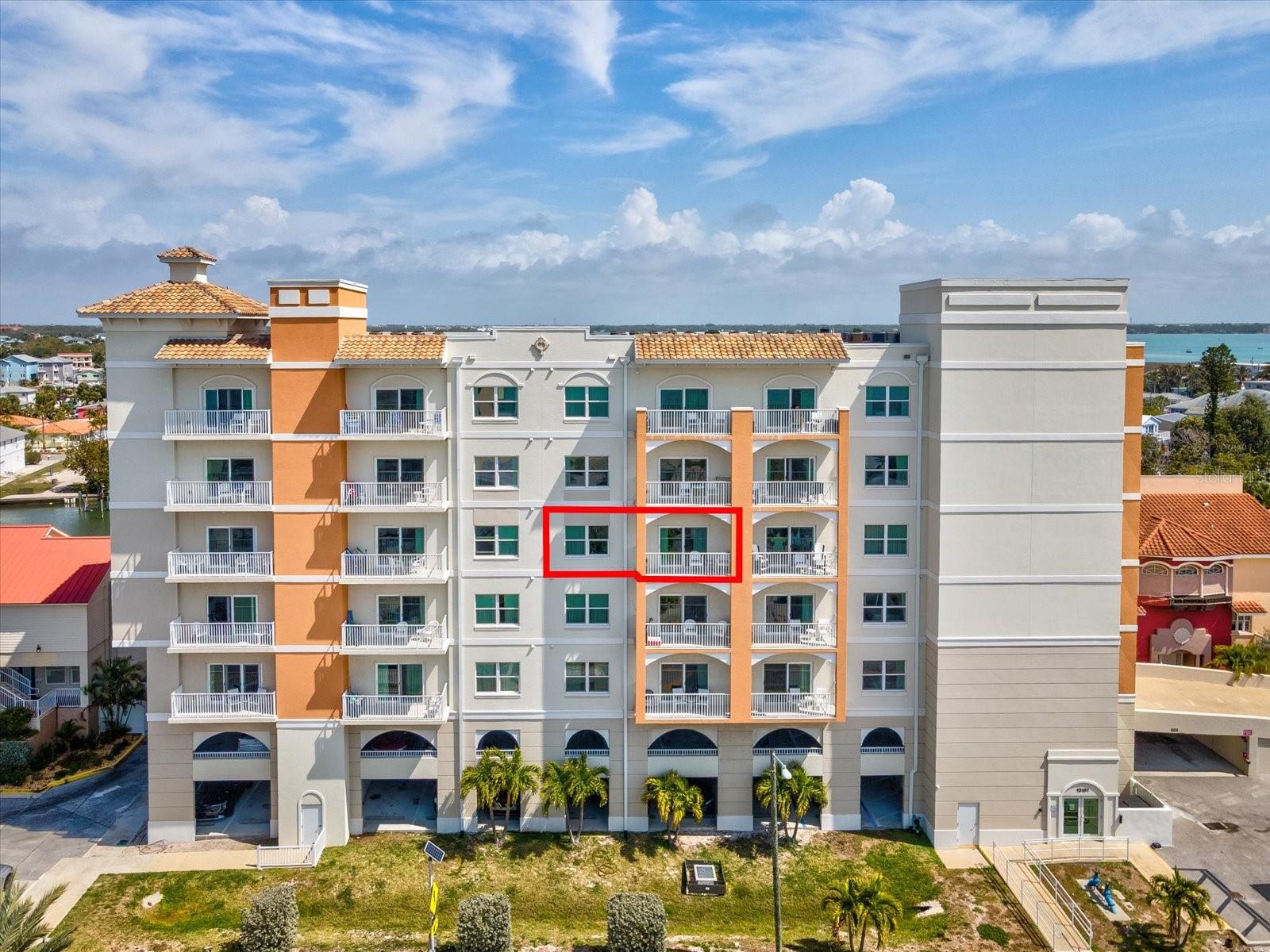 Image 41 of 61 For 13101 Gulf Boulevard 1304