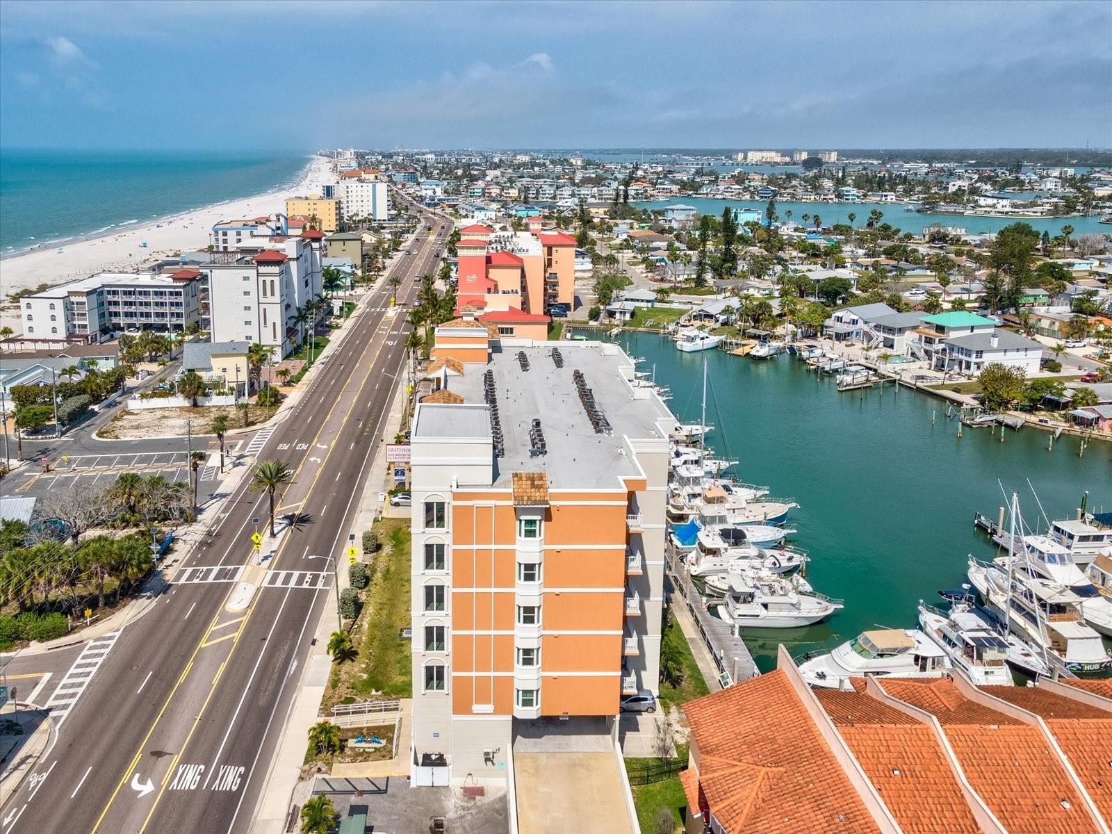 Image 42 of 61 For 13101 Gulf Boulevard 1304