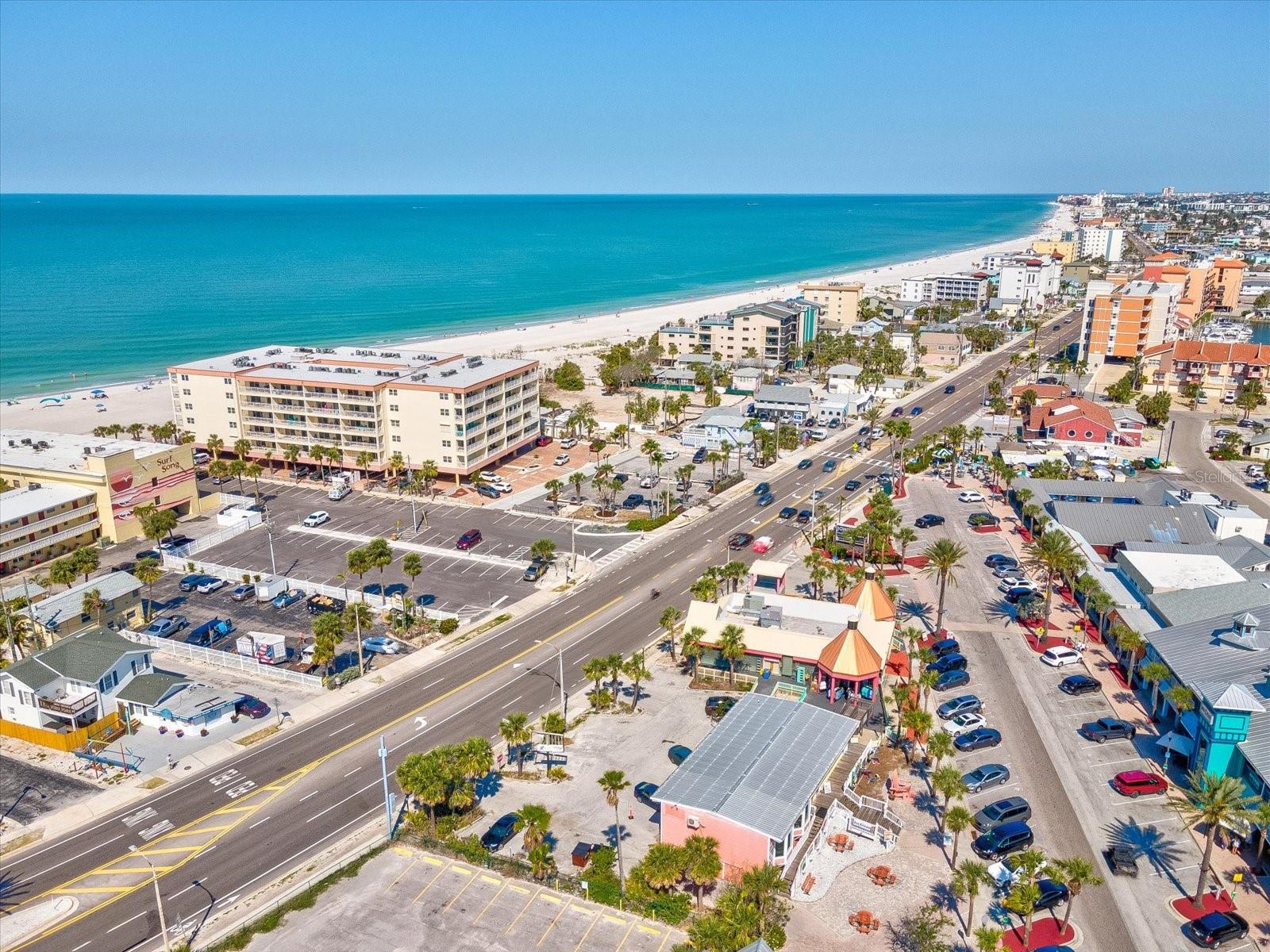 Image 50 of 61 For 13101 Gulf Boulevard 1304