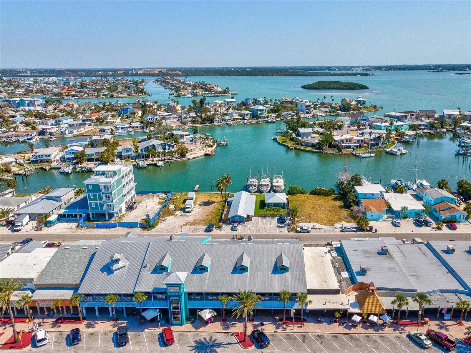 Image 51 of 61 For 13101 Gulf Boulevard 1304