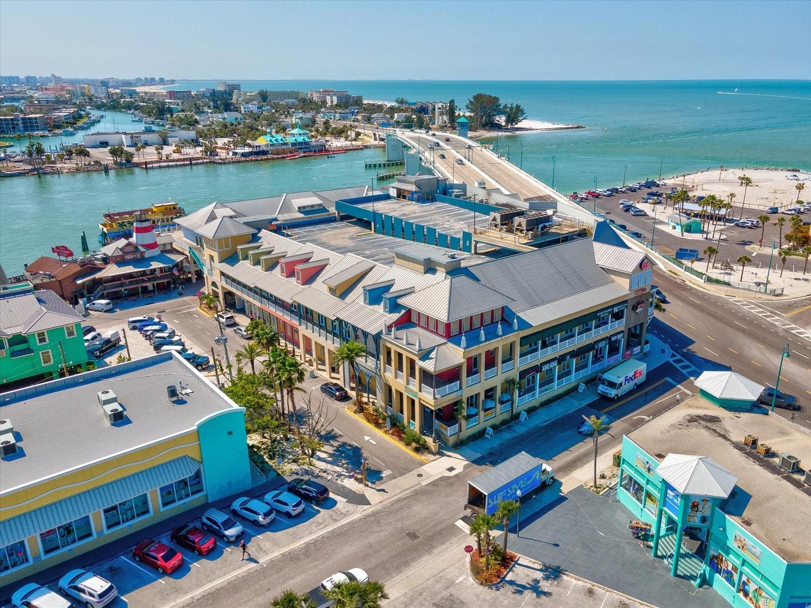 Image 53 of 61 For 13101 Gulf Boulevard 1304