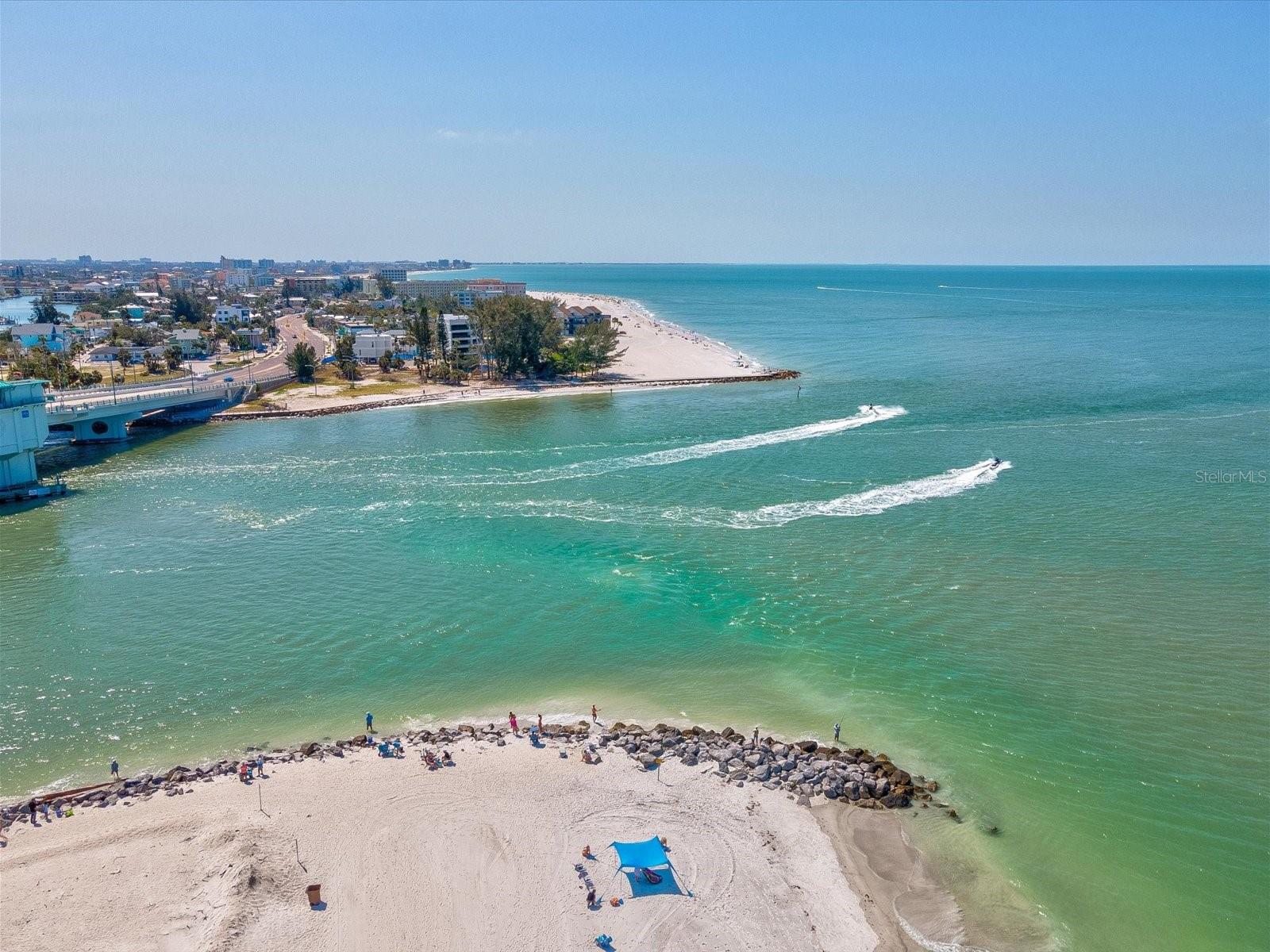 Image 60 of 61 For 13101 Gulf Boulevard 1304