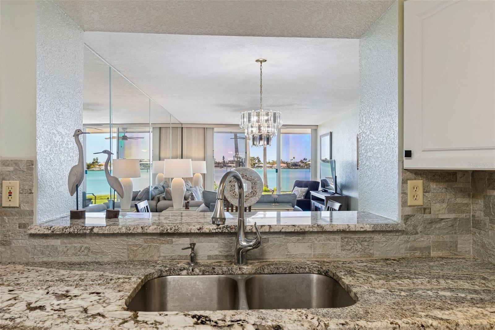 Image 11 of 33 For 5801 Bahia Del Mar Circle 114