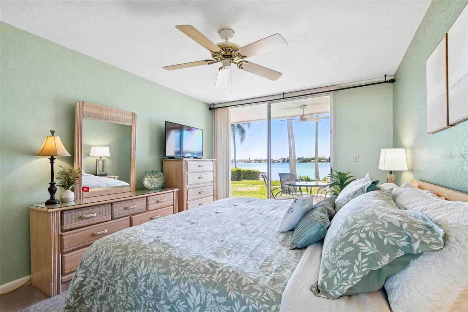 Image 16 of 33 For 5801 Bahia Del Mar Circle 114