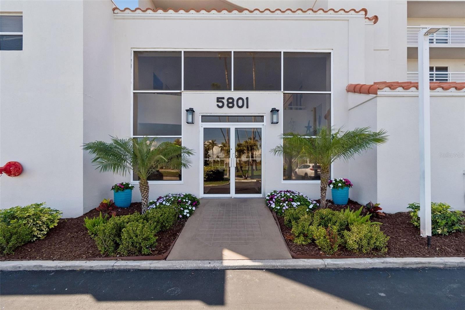 Image 32 of 33 For 5801 Bahia Del Mar Circle 114