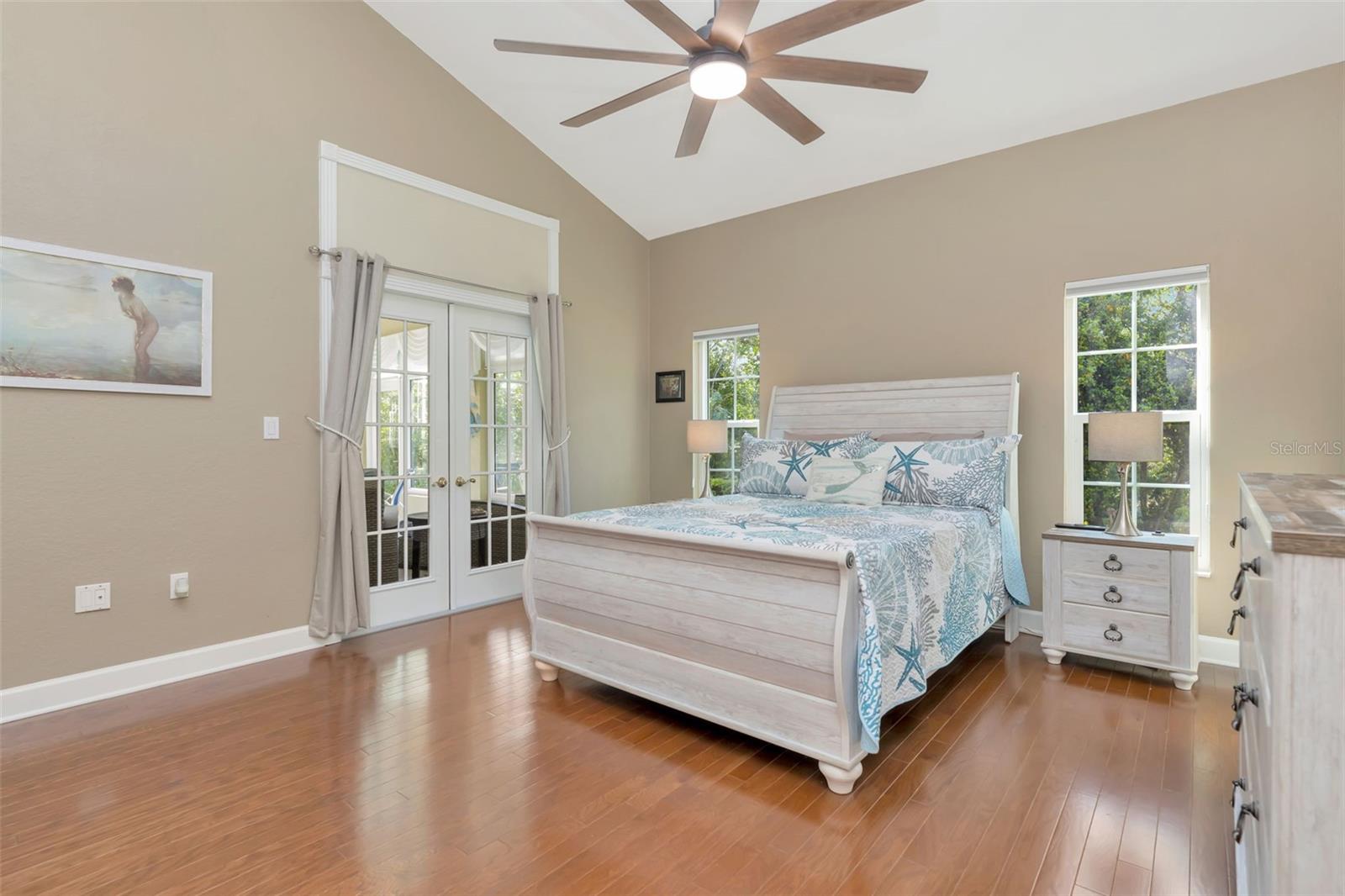 Image 20 of 47 For 1194 Royal Boulevard