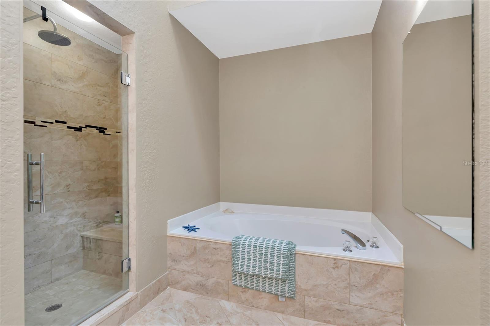 Image 23 of 47 For 1194 Royal Boulevard