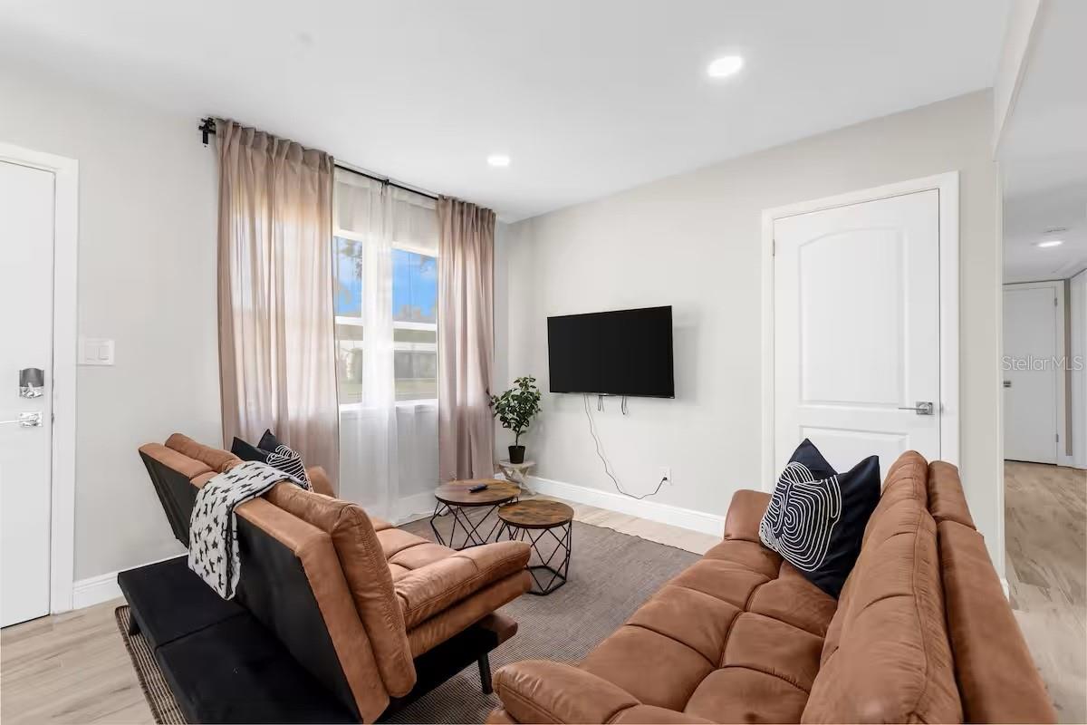 Image 10 of 25 For 8215 Quail Road