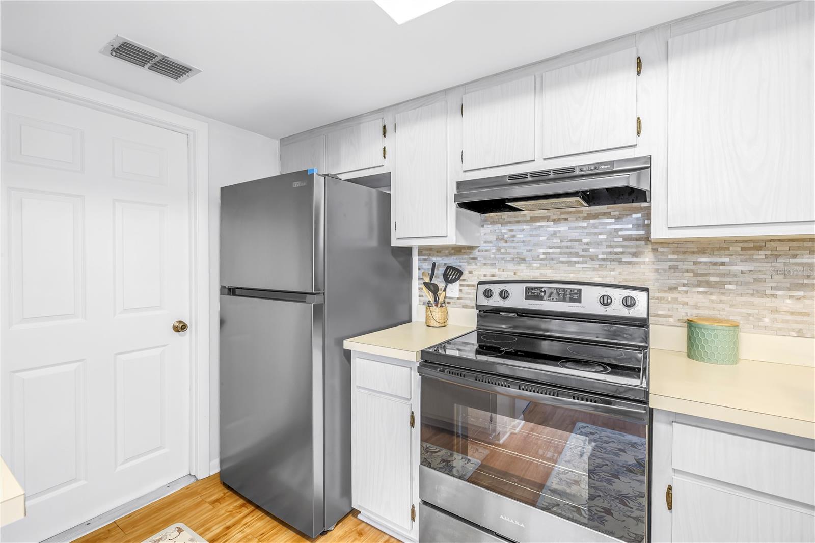 Image 17 of 49 For 1666 Monterey Drive