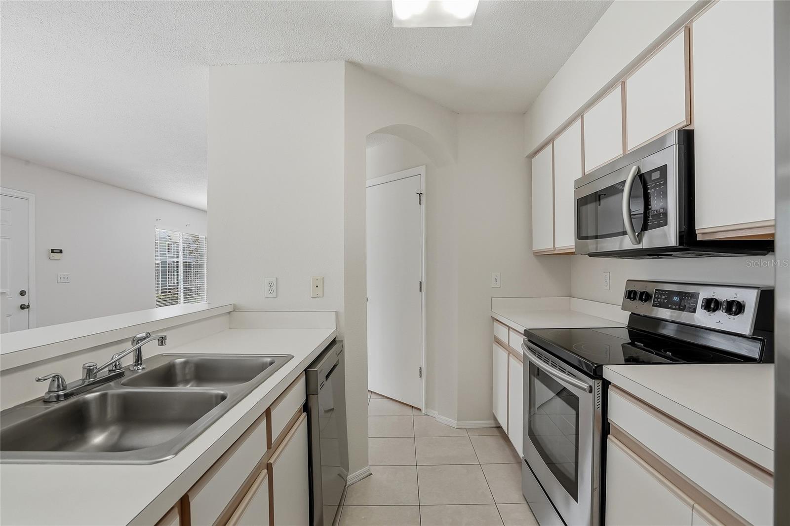 Image 12 of 32 For 2118 Fluorshire Drive