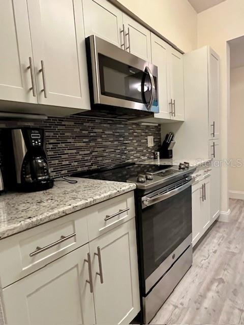 Listing photo id 8 for 1810 Palm Avenue 2104