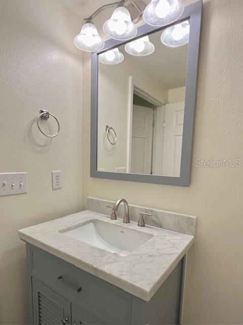 Listing photo id 12 for 1810 Palm Avenue 2104