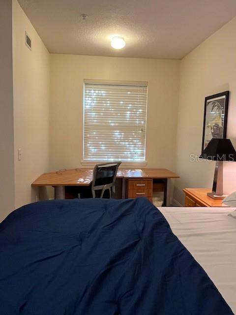 Listing photo id 19 for 1810 Palm Avenue 2104